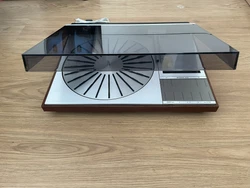 Bang & Olufsen / B&O / Beogram 4002 + MMC 20 EN.  Very good state working as it should .as a new item. Shipped with an...