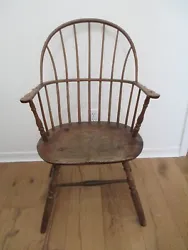 Authentic original Early American Bow-back Windsor Arm chair. In overall good condition. It has a stabilized/repaired...