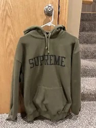 Supreme Hoodie Men’s Large. Condition is Pre-owned. Shipped with FedEx Express Saver.