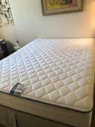 Beautyrest mattress and box spring set. This 10-inch thick mattress features a firmness that caters to all sleep...