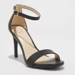 These quarter-strap heeled sandals bring a classic look with the small top strap, while the kitten heel brings a chic...