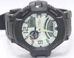 Montre-bracelet daviation Casio GA-1000 Gravity Master. La montre est en excellent état tout autour avec une nouvelle...