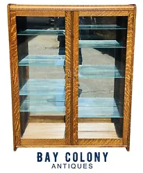 The cabinet has a mirrored back with 8 adjustable glass shelves in a split format. The cabinet makes great use of the...