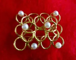 Vtg DANECRAFT 12KT Gold Filled Natural Pearls Brooch Pin. This is so adorable pin that is beautifully decorated with...