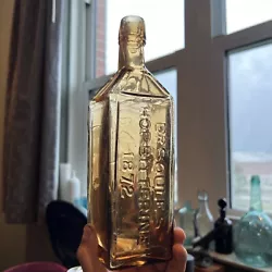 The bottle itself is stunning. It is hard to see until you look for it and I tried to show it in several pictures. The...