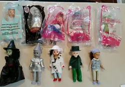 10 dolls, 5 are new and sealed.