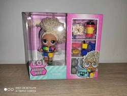 Poupée lol surprise hair hair hair cheveux bouclés.