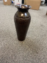 Add a touch of elegance to your home decor with this beautiful flower vase. Made for dry flowers, this vase is perfect...