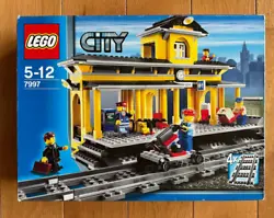 LEGO CITY 7997 - Train station / Gare. Opened Box but bags still sealed - Complete.