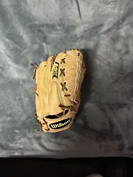 Wilson a2000 Pro-Stock Select, A2K XL, Dual Hinge, RHT. Absolutely amazing glove this one is. It is very well broken in...