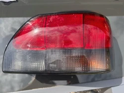 FEU ARRIERE DROIT RENAULT CLIO 1 PHASE 2 NEUF. Transport par Mondial Relay.