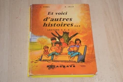 Qq traces dusage sur les plats - coins et coiffes frottés et tassés - un scotch à lintérieur pour coller la...