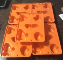 LOT OF FIVE JELLO JIGGLERS HALLOWEEN MOLDS. features a bat, a pumpkin, a ghost, a cat and a witch. Halloween molds. Dip...