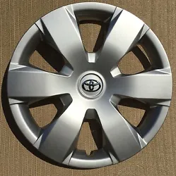 This is a replica of the 2007-2011 Camry hubcap, but will fit all Toyotas with 16