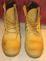 WOMENS TIMBERLAND BOOT SZ. 8.5. Pre-owned in used condition, has blemishes around toe areas, and  black markings ...
