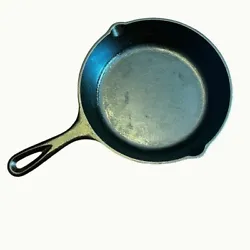 Lodge usa black Cast iron skillet 8 inches cooking pan
