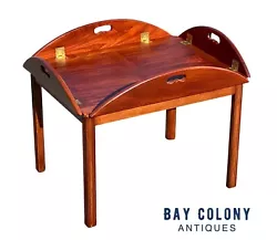 20TH CENTURY CHIPPENDALE ANTIQUE STYLE MAHOGANY BUTLERS TABLE / COFFEE TABLE. The table has a beautiful Mahogany top...
