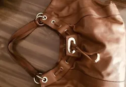 MICHAEL KORS Brown Leather Tote Women’s Bag. This is an authentic large beautiful Michael Kors gently used brown bag....