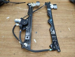 2005 05 JEEP GRAND CHEROKEE PASSENGER/RIGHT FRONT WINDOW REGULATOR W/ MOTOR OEM. Condition is Used. Shipped with USPS...