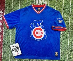 Vtg Chicago Cubs Sz MLB Baseball Jersey.  Dm = pm ! An offer on this cubs jersey It is made by Carl banks  it is a cool...