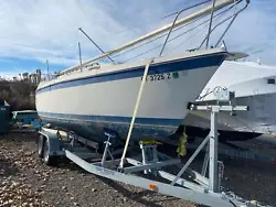 1978 ODay 25 Without Trailer Clean Title Its seaworthy, Does need some repairs.  Located at Clinton, CT 06413  PAYMENT...