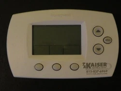 Honeywell Focus Pro 6000 5-1-1 Programmable Thermostat H6220D1002 Includes instruction Manual and original Box -.