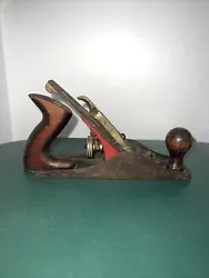 This vintage Craftsman BL wood plane is a must-have for any collector or woodworking enthusiast. With a length of 9.5...