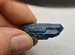 Cristal de Apatite bleue provenant de Ipira, Bahia au Brésil. ref: 7022118 zx.