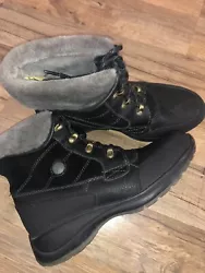 Baretraps Womens Irony Black Suede Winter Boots Shoes Size 8 Medium Lace Up. Condition is 