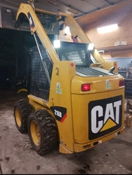 216b Cat Skid Steer. 5000 hrs new tires clean machine has heat but no ac has inclosed cab joy stick controls
