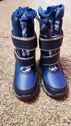 Lands End Girls Size 10 Winter Boots EUC. Condition is Pre-owned. Shipped with USPS Ground Advantage.
