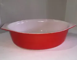 Vintage Pyrex 045 Red 2.5 Qt Quart Oval Casserole Dish No Lid. See pics. Only a few marks on red. Very good preowned...