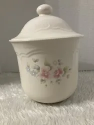Pfaltzgraff Tea Rose pattern large canister with lid USA Preowned excellent condition
