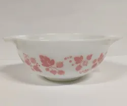 Pyrex Gooseberry 443 Cinderella Mixing Bowl 2 1/2 Qt Pink on White Vintage.  Great condition no chips, or cracks. Some...