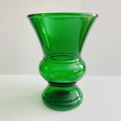 Vintage Mid Century Large NAPCO Emerald Green Glass Vase 10”. Stamped NAPCO on baseEXCELLENT PREOWNED VINTAGE...