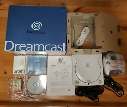 Console de jeux vidéo SEGA Dreamcast PAL version VA1. 2 cales pour la console. La console est en excellent état, non...
