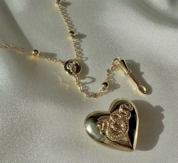 A necklace inspired by Lana del Rey. Made of high quality 18k GOLD PLATED brass. Material: GOLD PLATED BRASS. This...