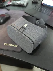 Immerse yourself in a whole new world with the Google Daydream View VR Headset in Slate. This smartphone VR headset...