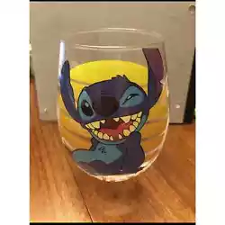 Bright colors, a must for the Stitch fan.
