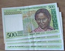 Valeur 500 francs ou 100 ariary (100 MGA). ARIARY ZATO. cent Ariary. Banque Centrale de Madagascar. Billets Neufs....