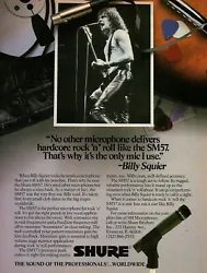 - BILLY SQUIER dans un MAGAZINE SHURE SM 57 MICROPHONES des années 80 !!! - Mesure environ 8 X 10 pouces. - Original -...