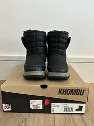 Snow boots little kids size 9. We live in Florida.