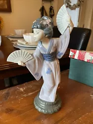 Lladro 4991 Madame Butterfly Japanese Geisha w/ Fan Porcelain Figurine. Condition is 