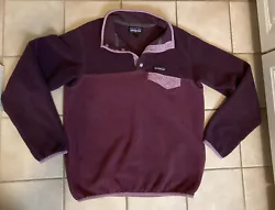 Patagonia Synchilla Snap T Fleece Pullover Women’s Small Fall 19 25455 Purple. Item in great condition in my opinion....