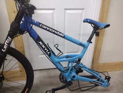 cannondale jekyll lefty.good shape,needs tube in rear tire