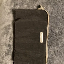 baggallini wallet wristlet. It’s wrinkly because I washed it