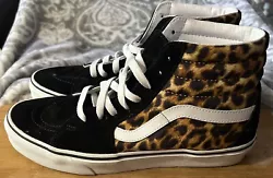 These are barely used shoesSee picturesIf you purchase and there is a problem, please contact me ASAP and we will work...