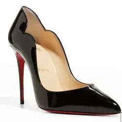 The Hot Chick is an iconic Christian Louboutin stiletto with a pronounced arch, deep décolleté and vertiginous 100 mm...
