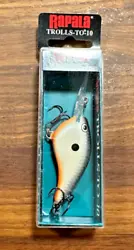 Rapala Trolls to 10 Crankbait. Shad Style. Made of Balsa Wood. Weight: 3/8 ounces.