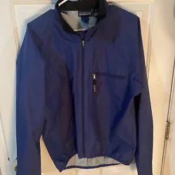 Patagonia Jacket Mens Medium Blue Rain Wind Hood Full Zip READ Nylon 1302. Small wear inside see pictures